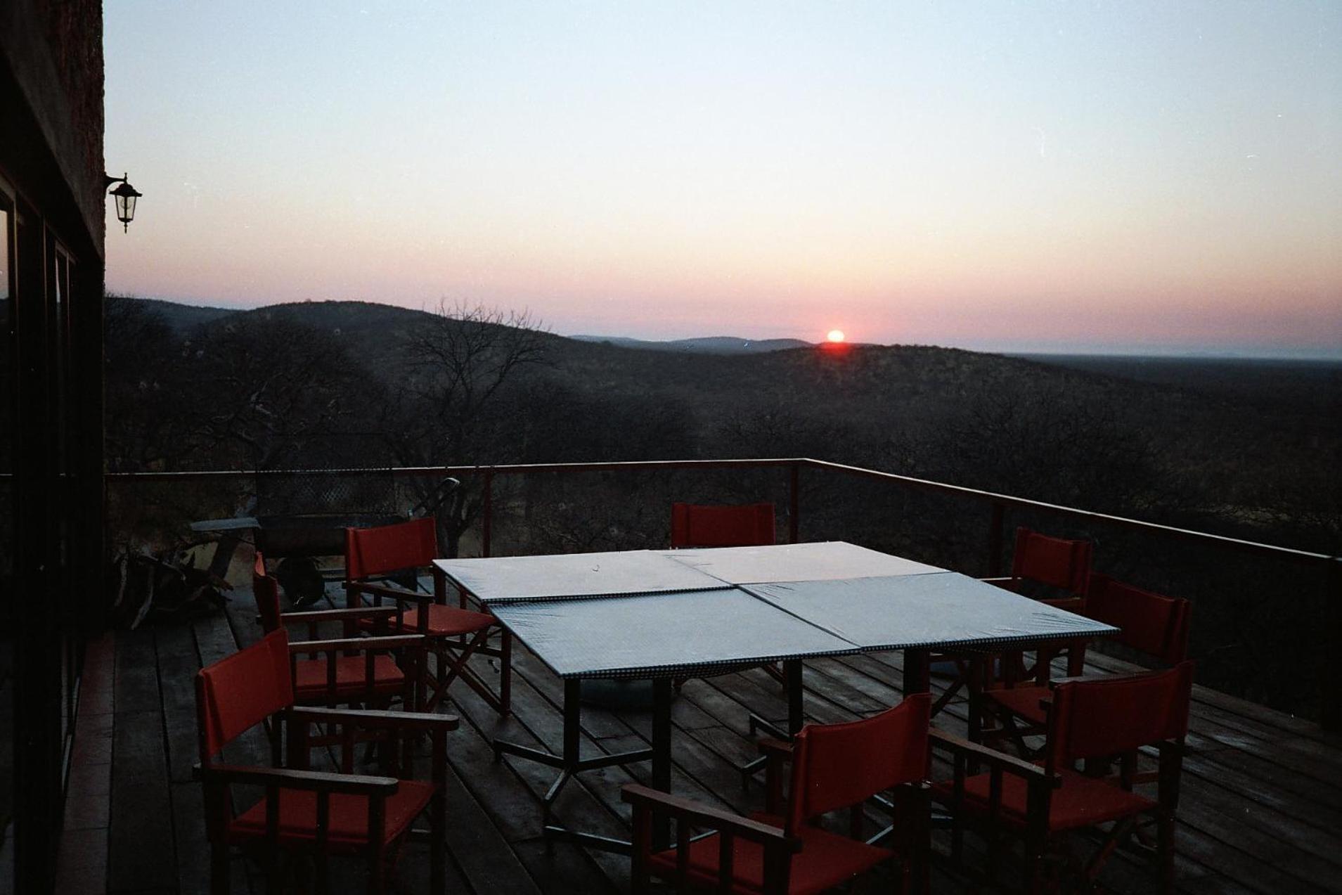 Onduri Lodge オウチョ エクステリア 写真