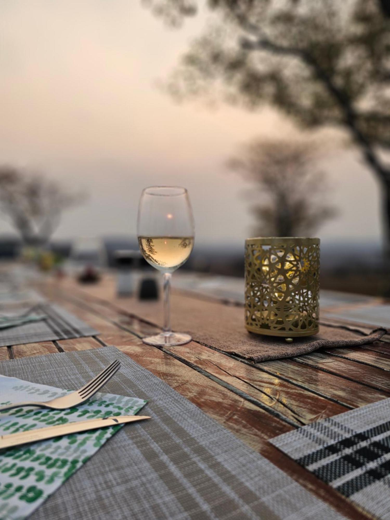 Onduri Lodge オウチョ エクステリア 写真