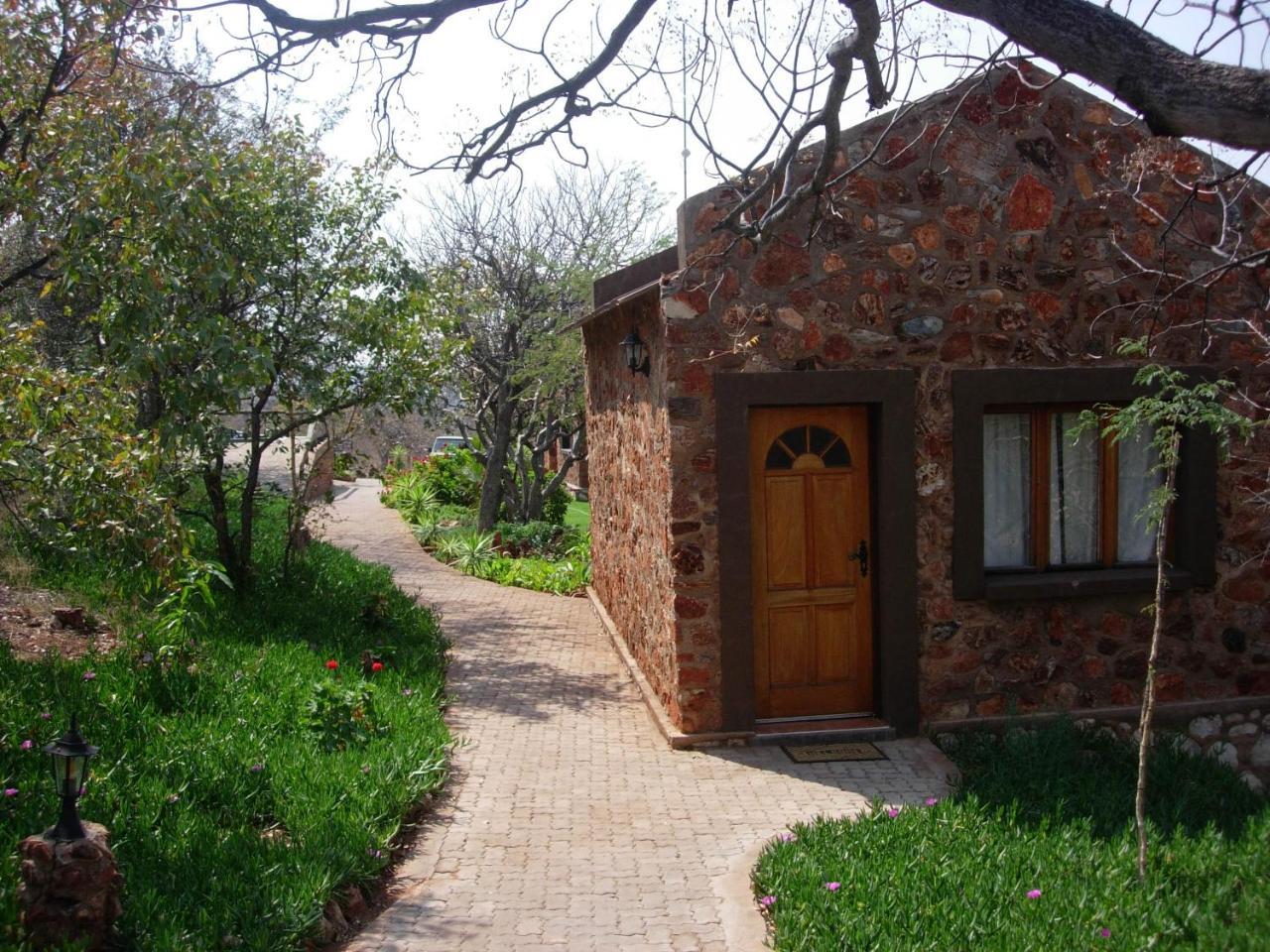 Onduri Lodge オウチョ エクステリア 写真