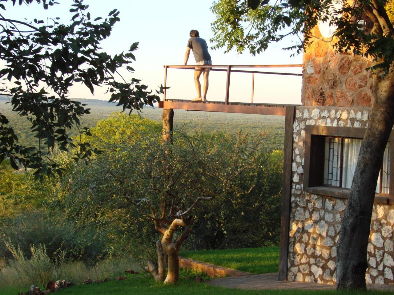 Onduri Lodge オウチョ エクステリア 写真