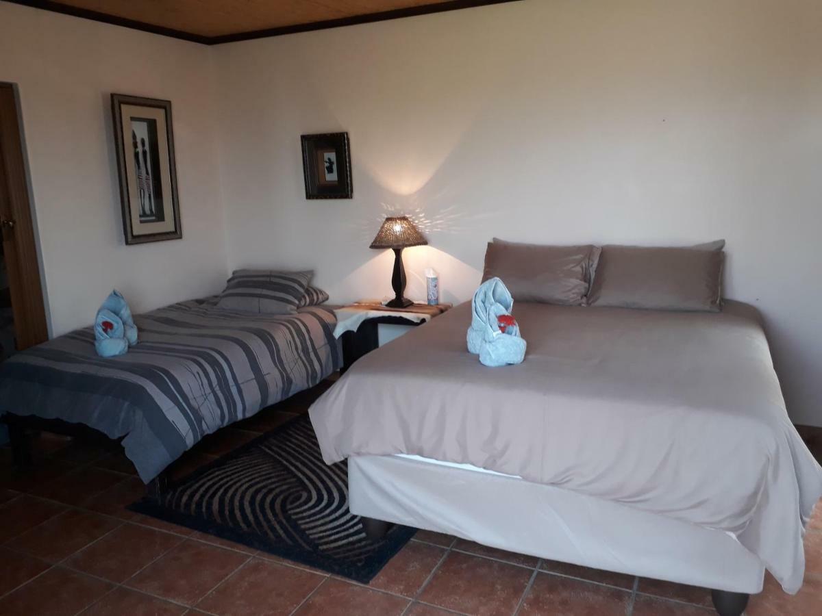 Onduri Lodge オウチョ エクステリア 写真