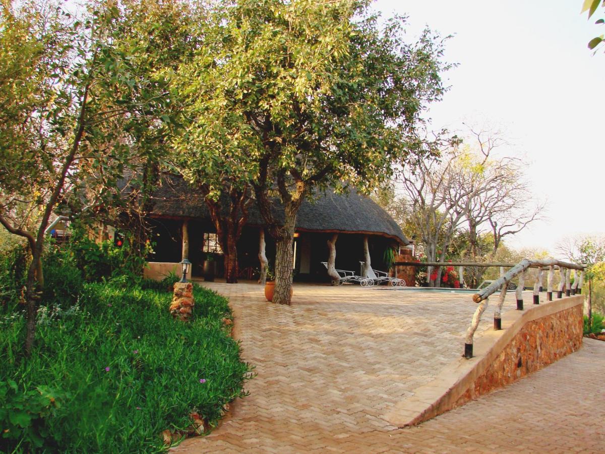 Onduri Lodge オウチョ エクステリア 写真